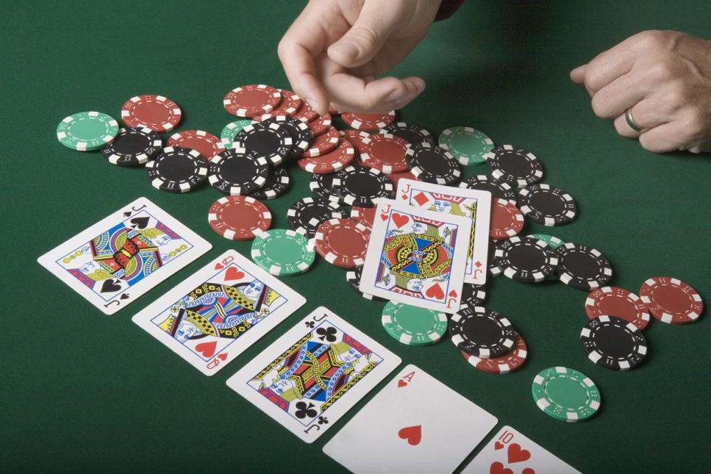 Situs Taruhan Poker Online Teramai Nang Sebagai Bandar Taruhan Kartu Tercantik
